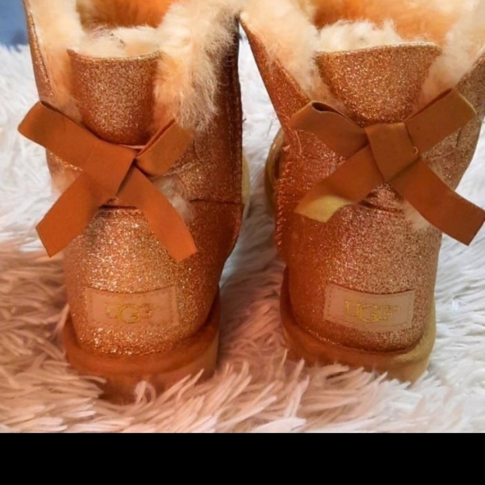 Ugg gold glitter bow boots 8